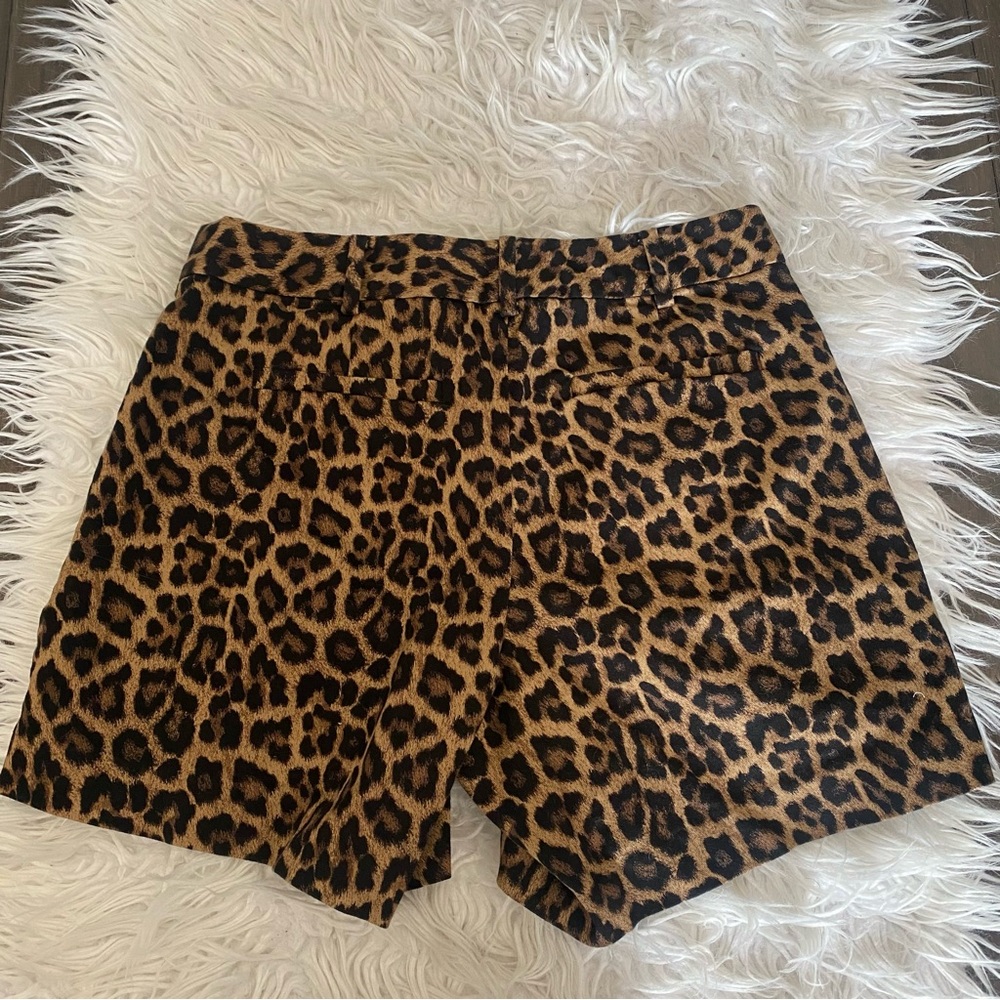 MICHAEL MICHAEL KORS WOMEN’S BROWN LEOPARD PRINTED STRETCH SHORTS, Size 4 - Picture 2 of 8